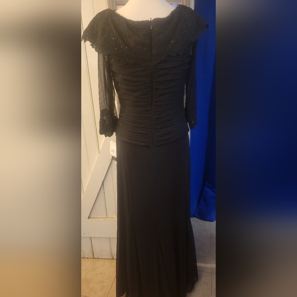 Elegant Black Evening Dress - Picture 3 of 5